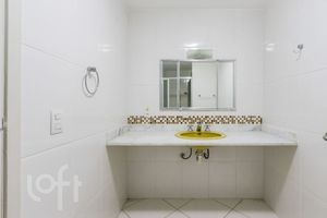 Image 31 - 871068