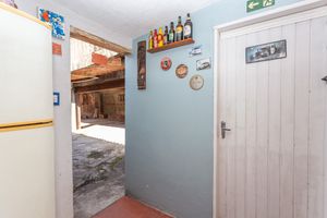 Image 31 - 871077