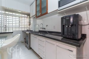 Image 11 - 871152