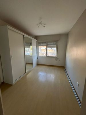 Image 8 - 871311