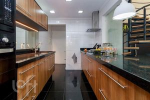 Image 14 - 871334