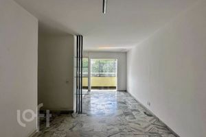 Image 4 - 871369