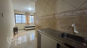 Image 7 - 871375