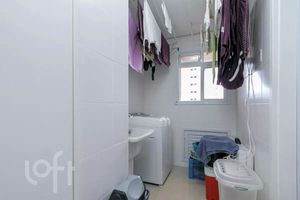 Image 4 - 871377