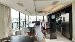 Image 15 - 871382