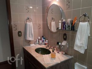 Image 10 - 871384