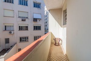 Image 12 - 871391