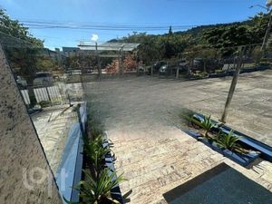 Image 4 - 871495