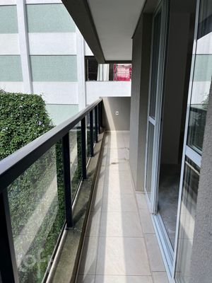 Image 10 - 871498