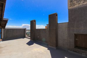 Image 17 - 871515