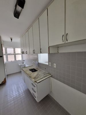 Image 27 - 871550