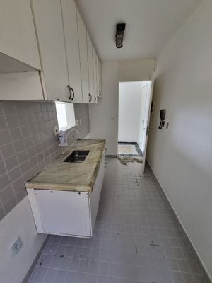 Image 37 - 871550