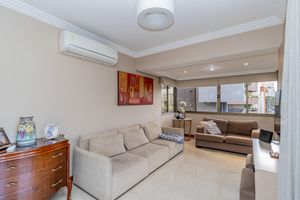 Image 9 - 871556