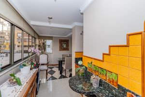Image 12 - 871556