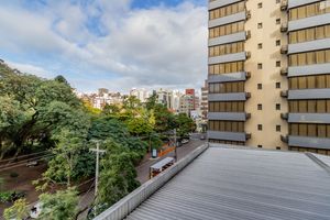 Image 19 - 871556
