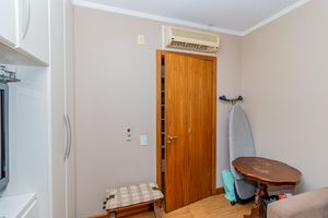 Image 32 - 871556