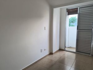 Image 9 - 871558
