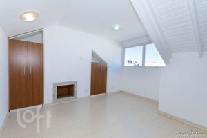 Image 33 - 871570