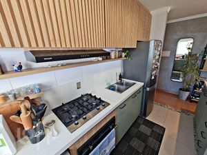 Image 6 - 871573
