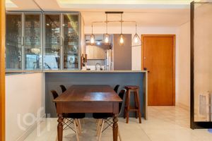 Image 1 - 871576