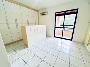 Image 19 - 871597