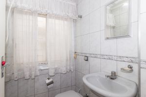 Image 7 - 871601