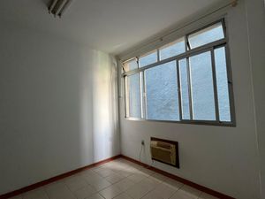 Image 4 - 871602