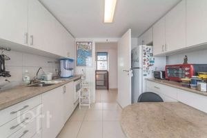 Image 34 - 871745