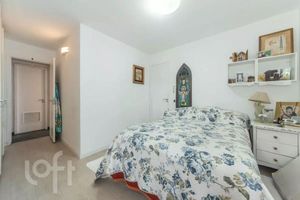 Image 4 - 871745