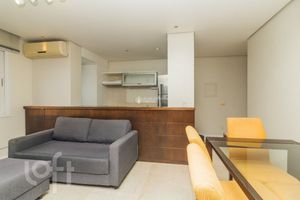 Image 1 - 871761