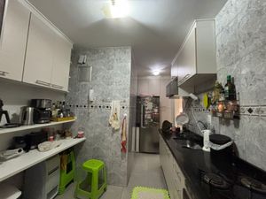 Image 10 - 871777