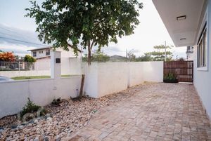 Image 2 - 871779
