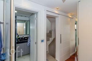 Image 30 - 871780