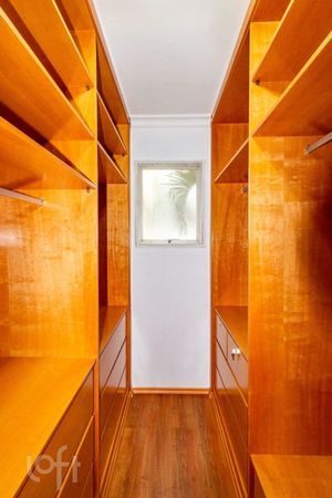 Image 17 - 871785