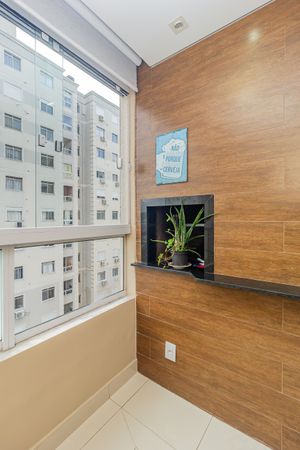 Image 6 - 871800