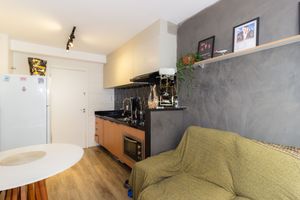 Image 4 - 871809