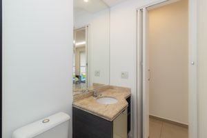 Image 13 - 871810
