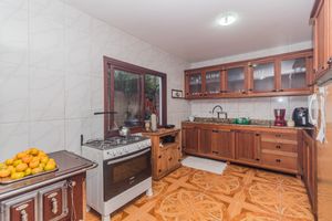 Image 11 - 871812