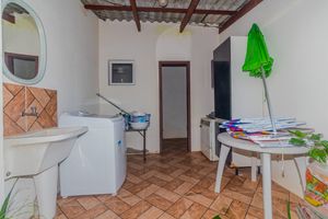 Image 39 - 871812