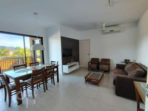Image 1 - 871817