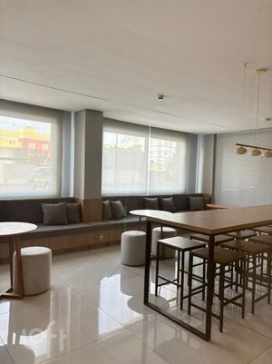 Image 12 - 871822