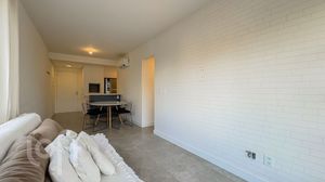 Image 3 - 871930