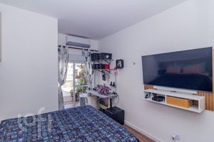 Image 39 - 871936