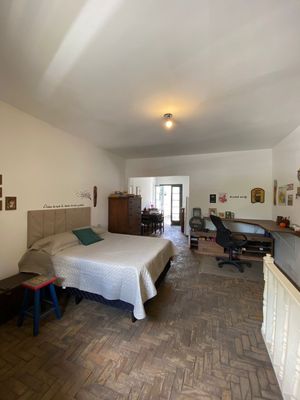 Image 1 - 871945