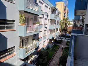 Image 1 - 871955