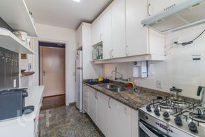 Image 9 - 871980