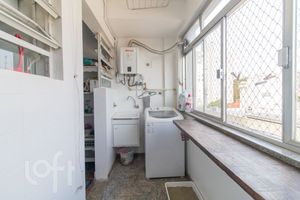 Image 12 - 871980