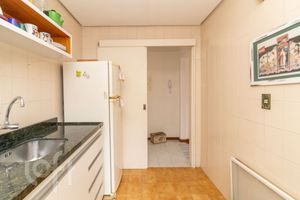 Image 7 - 871992