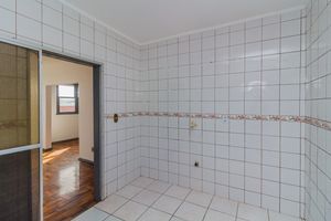 Image 19 - 871995