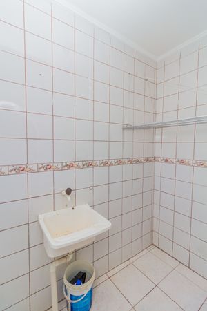 Image 21 - 871995